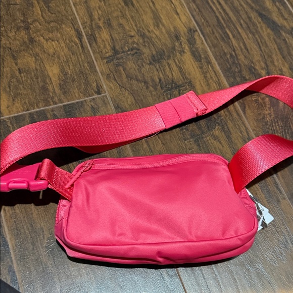 uppababy cruz newborn V3 Full-Size, from Birth, Car Seat Compatible - Ada COLOR:Gloss Red Pearl / Black / Metallic White Silver Toddler Seat grows with long battery life Triple Strollers Triplet Baby